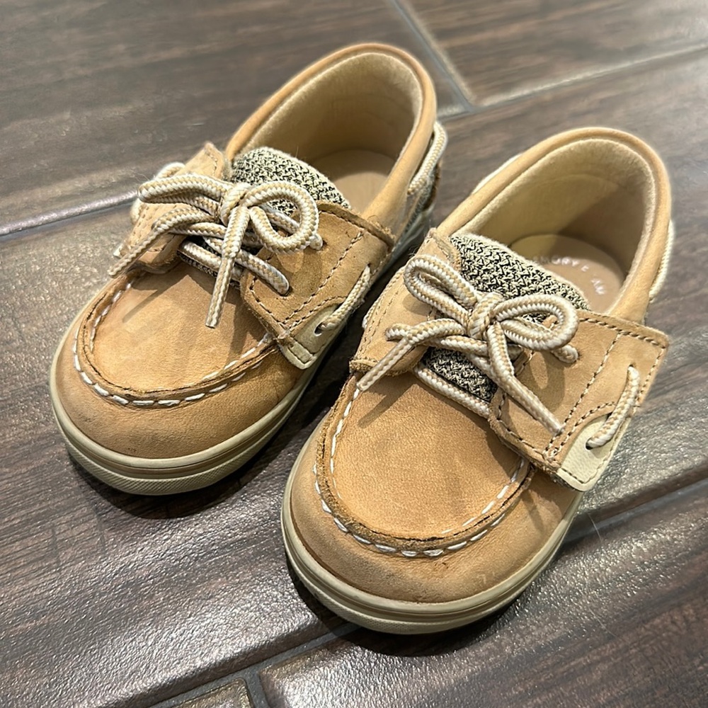 Toddler Sperry Boat Shoes. Size 4